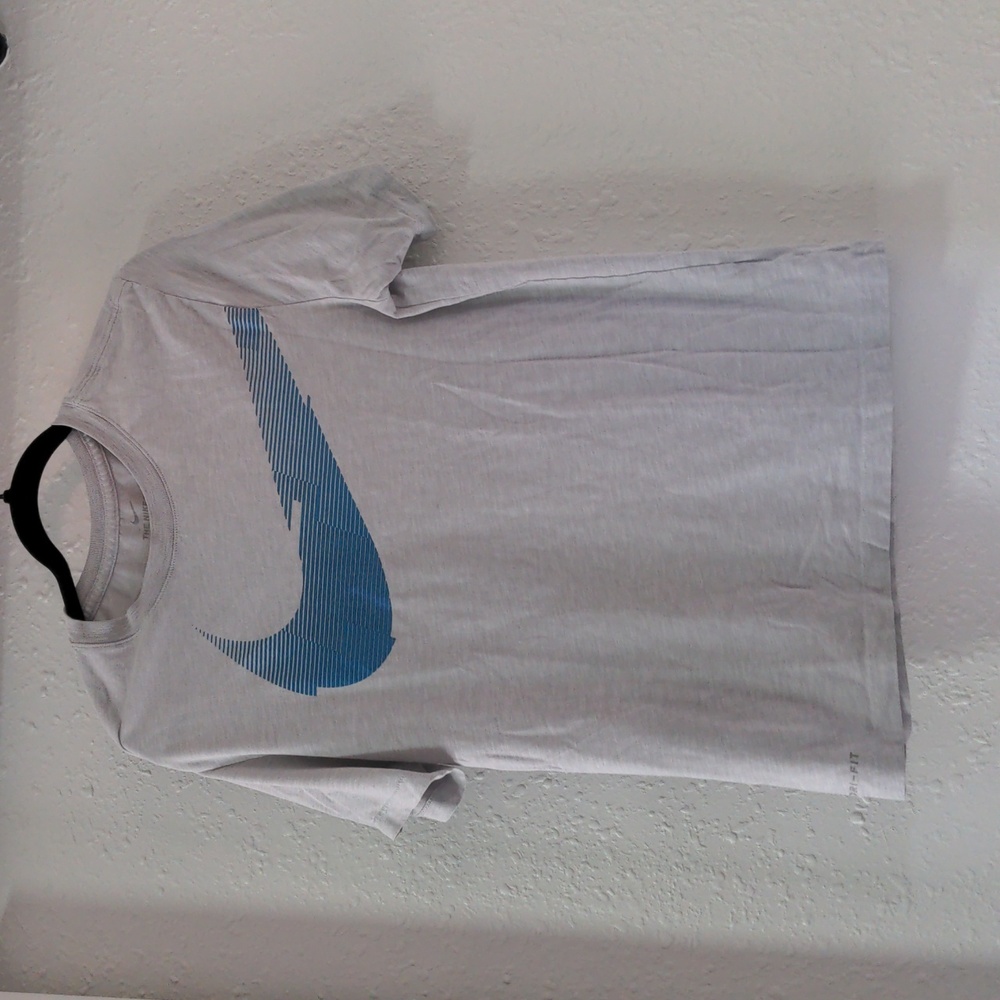 Nike Dri-fit Iridescent logo Short Sleeve Light Grey T Shirt Unisex Small
